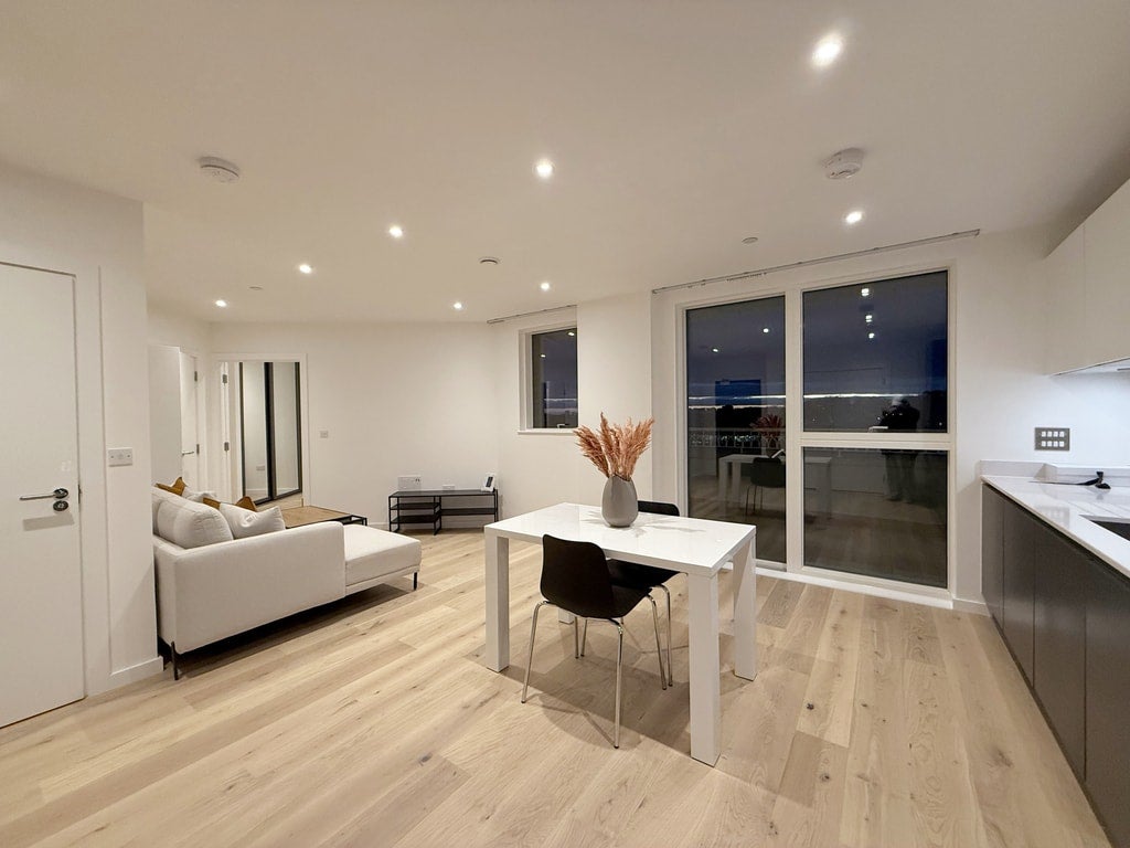 Flat Belmont Street in Greater London
