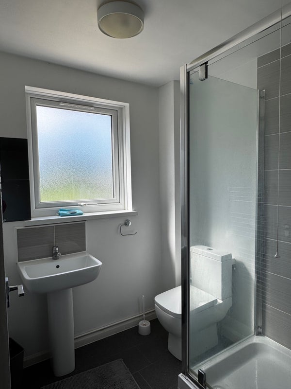 Room Howden Close in Greater London