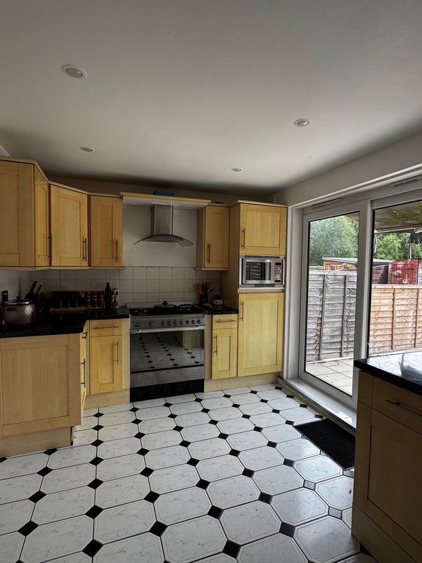 Room Howden Close in Greater London