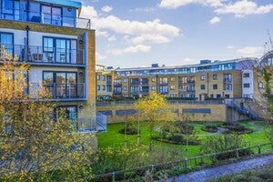 Flat Smeaton Court in East Hertfordshire