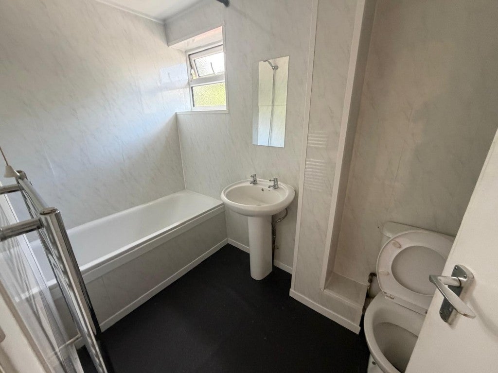 Flat Duffield Close in Greater London