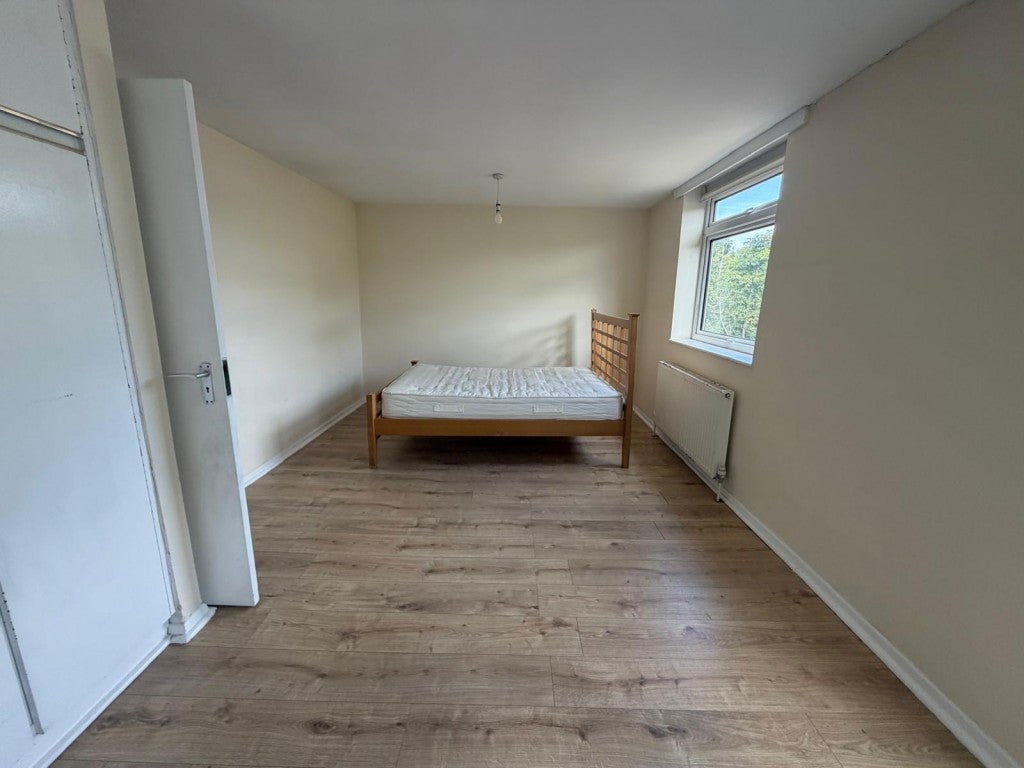 Flat Duffield Close in Greater London
