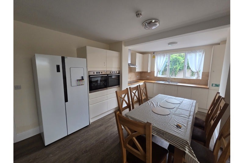 Room Ashleigh Avenue in Bridgwater
