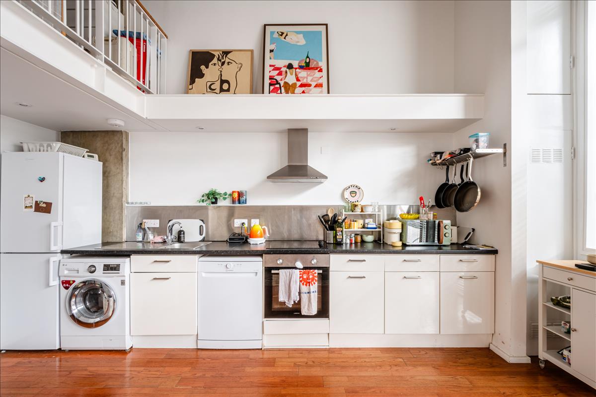 Flat Kingsland Road in Greater London