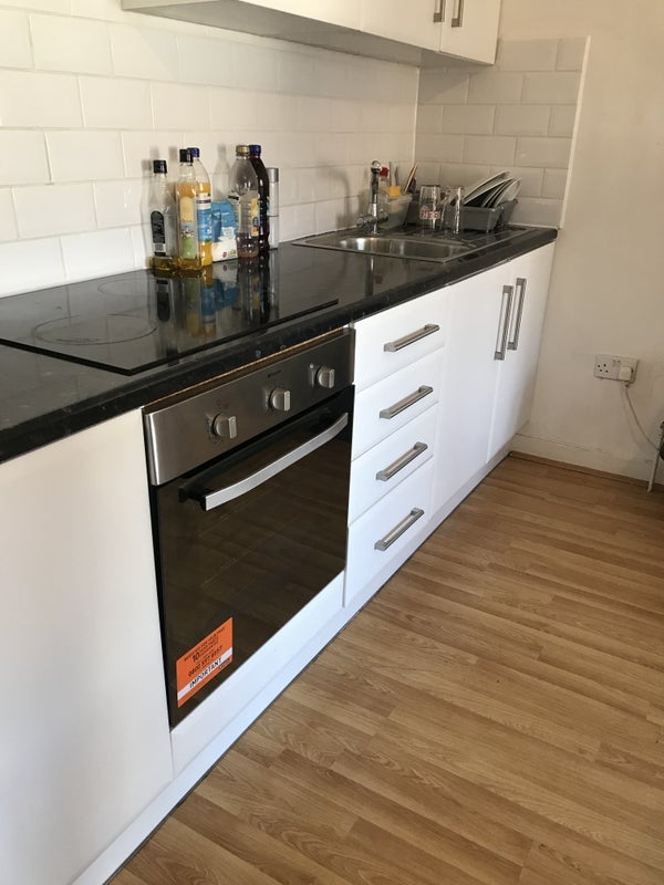 Room Goldhawk Road in Greater London