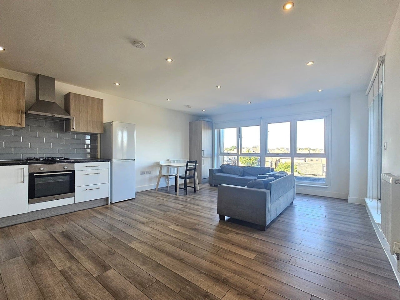 Flat Dunton Road in Greater London