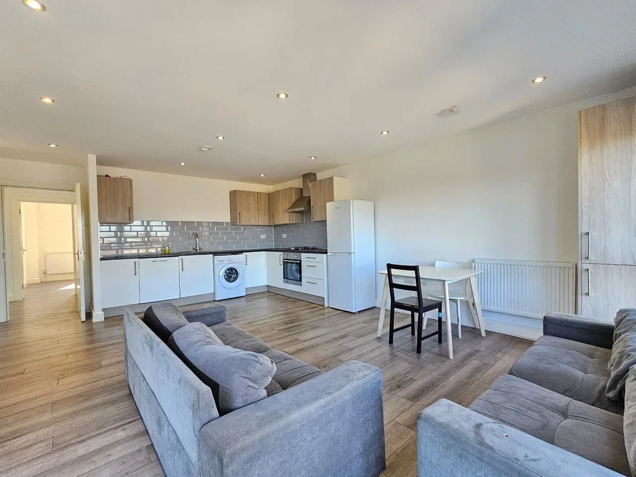 Flat Dunton Road in Greater London