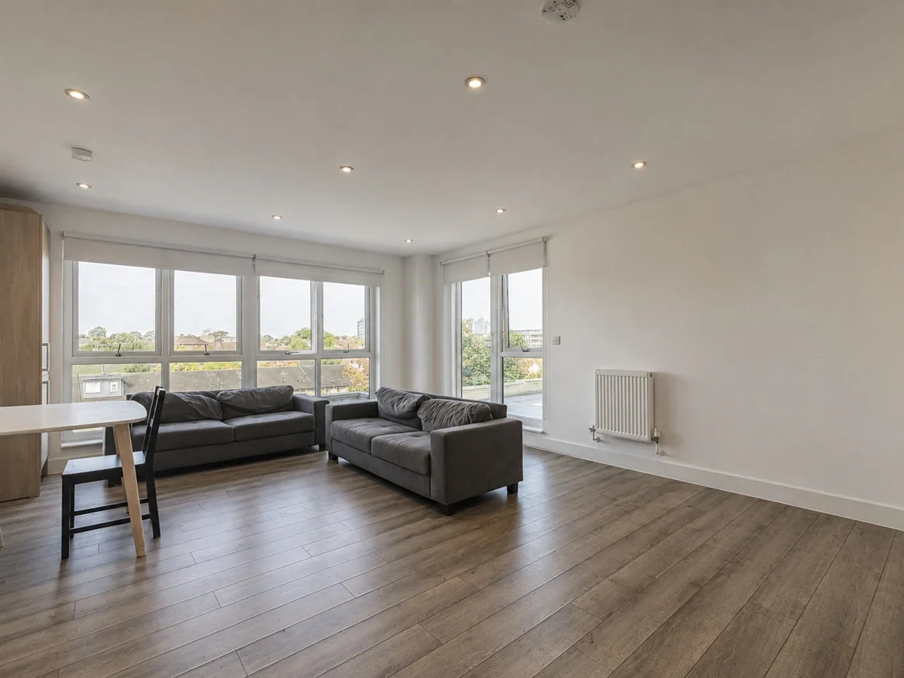 Flat Dunton Road in Greater London