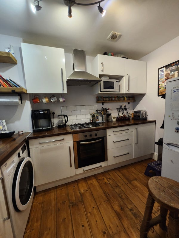 Room Copland Road in Glasgow