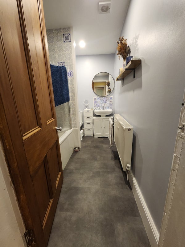 Room Copland Road in Glasgow