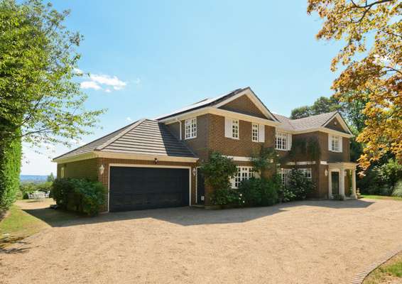 House Rodona Road in Elmbridge