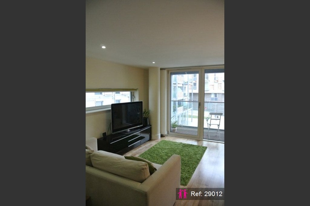 Flat Merryweather Place in Greater London