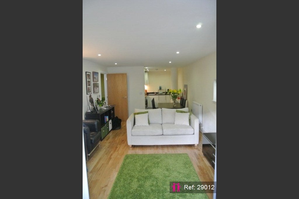 Flat Merryweather Place in Greater London