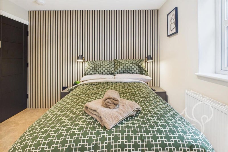 Room Grove Park in West Suffolk
