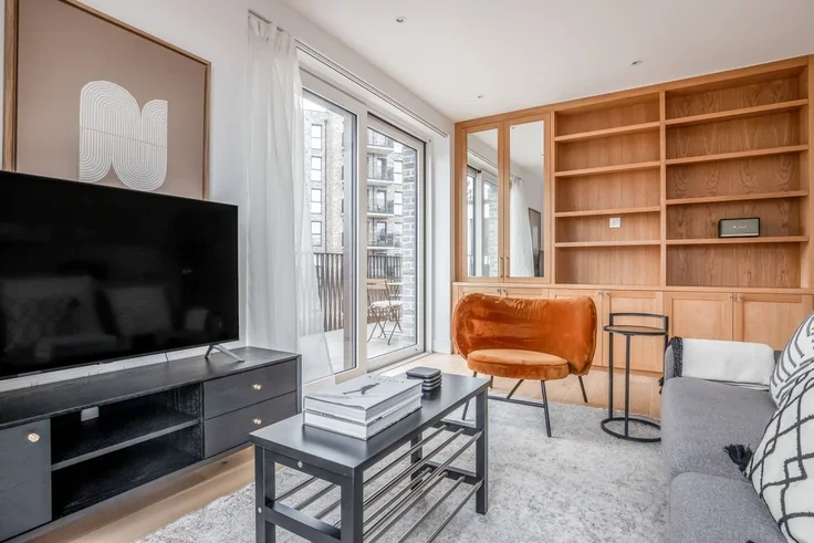 Flat Milcote Street in Greater London