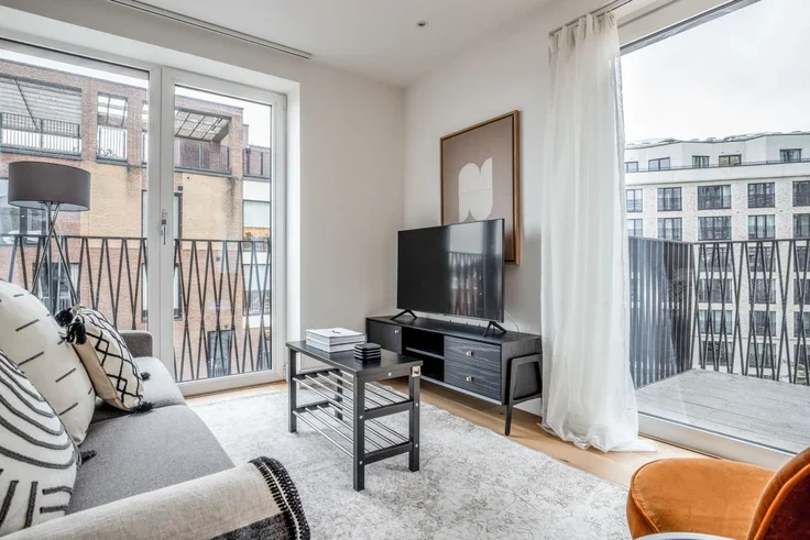 Flat Milcote Street in Greater London