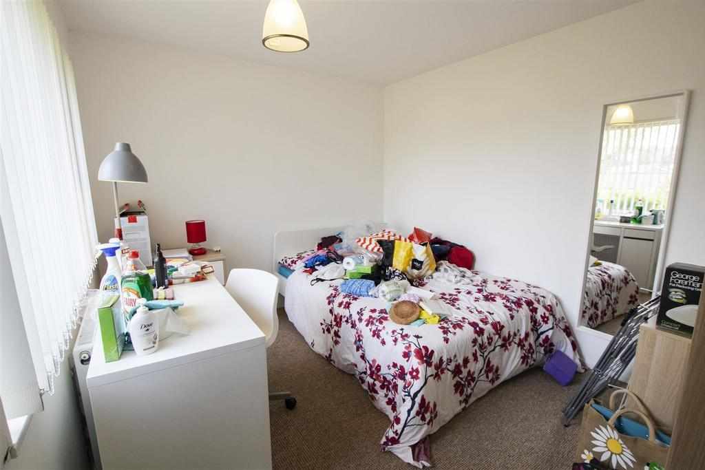 Flat Leahurst Crescent in Birmingham