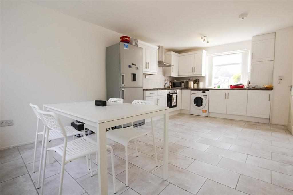 Flat Leahurst Crescent in Birmingham
