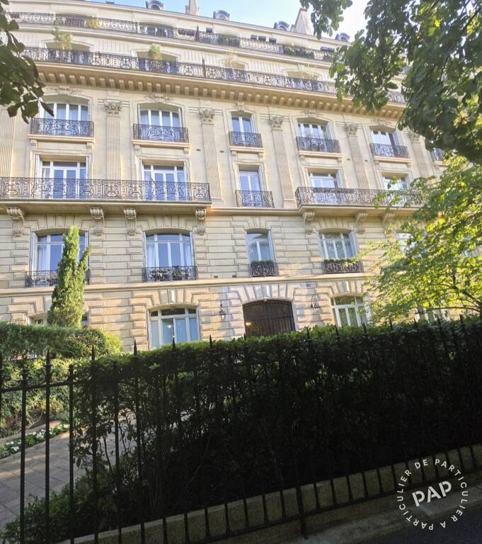 Flat Avenue Georges Mandel in Paris