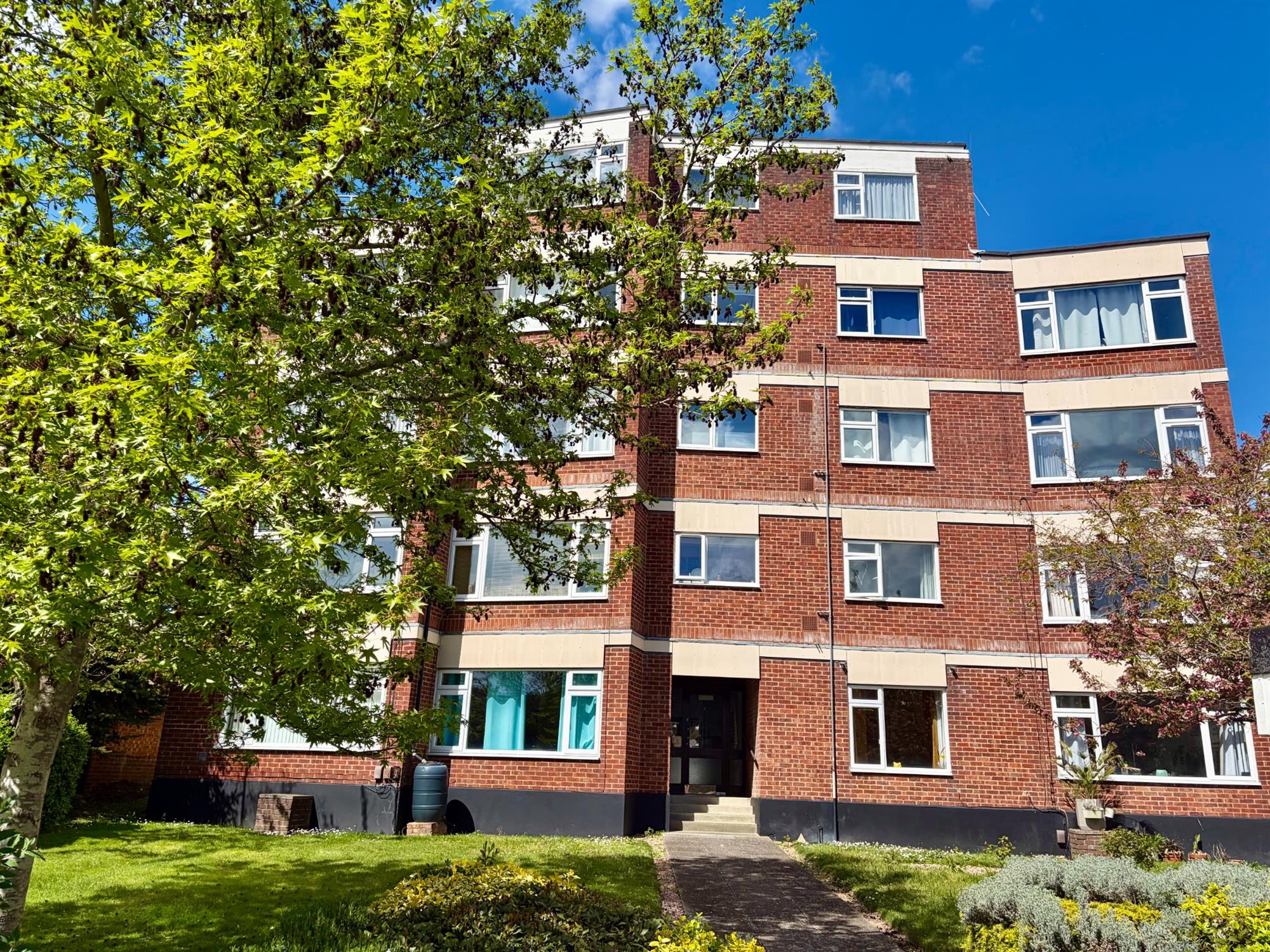 Flat Winn Road in Southampton
