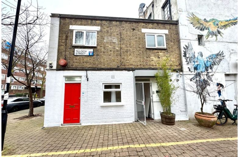 Room Tilloch Street in Greater London