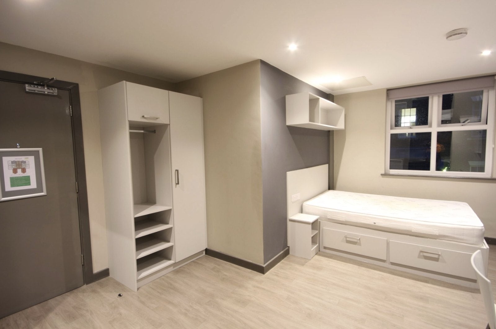 Flat Falconar Street in Newcastle upon Tyne