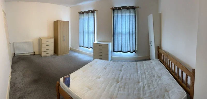 Room Mornington Road in Greater London