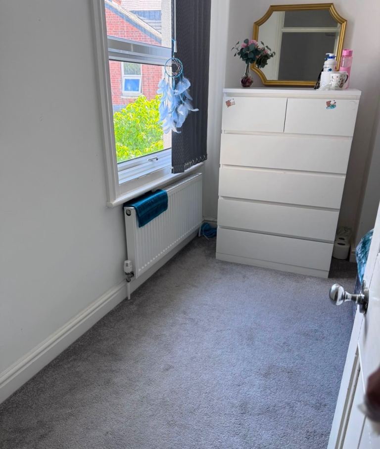 Room Salisbury Road in Reading