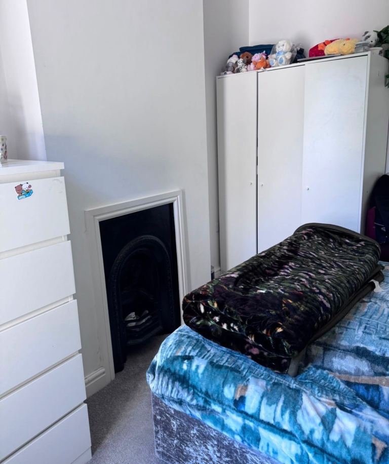 Room Salisbury Road in Reading