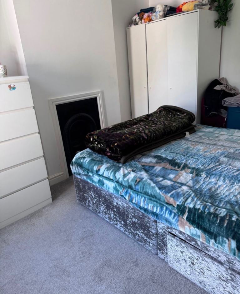 Room Salisbury Road in Reading