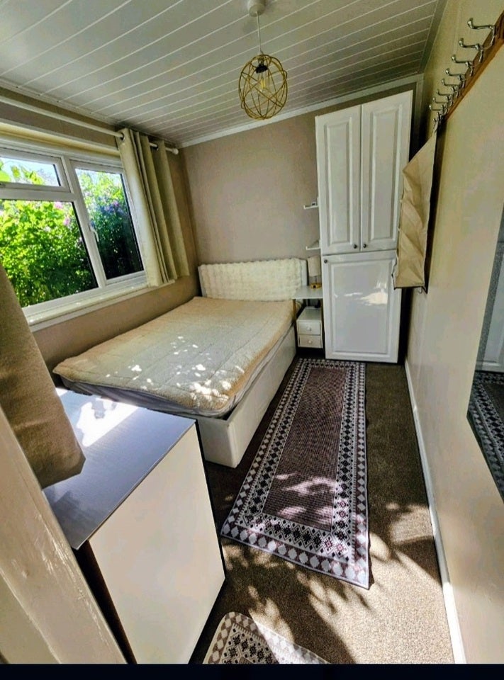 Room Cobs Way in Borough of Runnymede