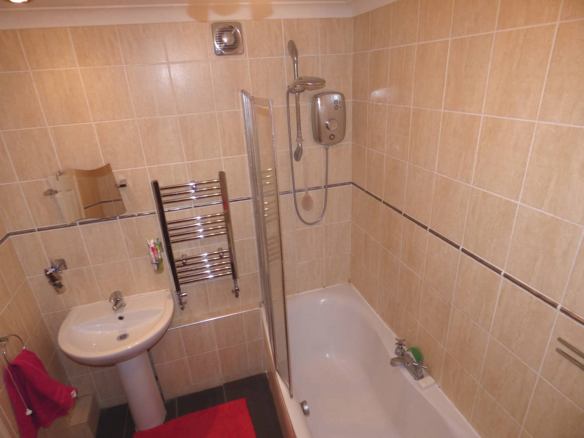 Flat Tythe Road in Luton
