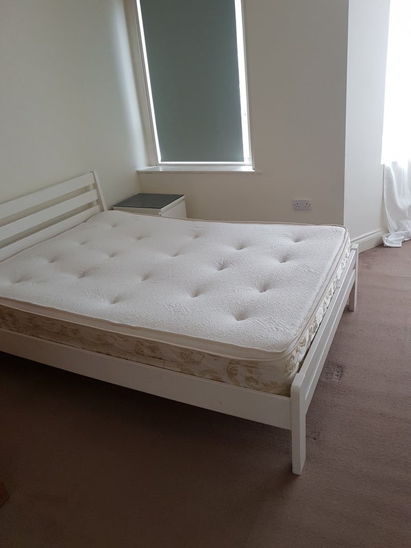Room Gruneisen Road in Greater London