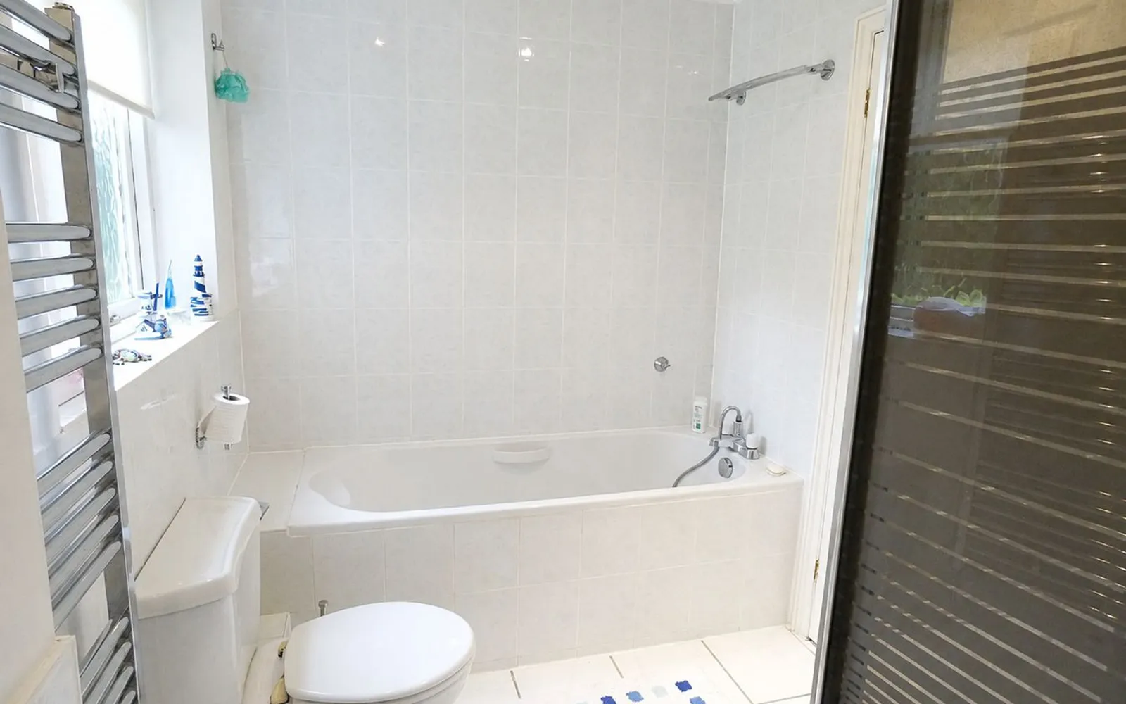 Flat St Charles Court in Elmbridge