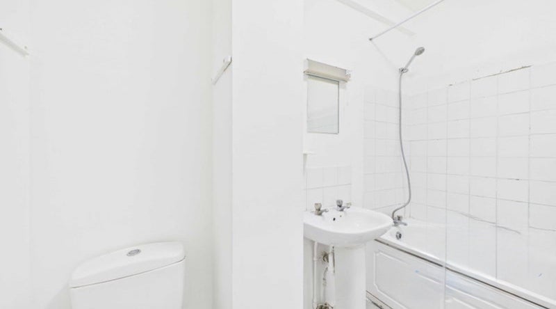 Room London Road in Greater London