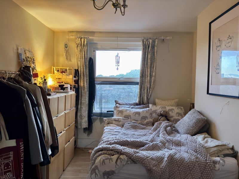 Room Hornsey Road in Greater London