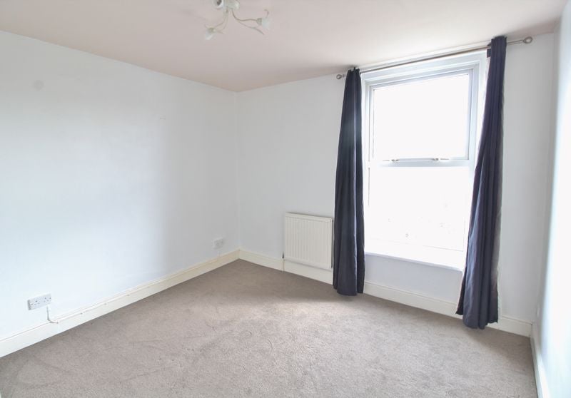 Flat Waverley Road in Portsmouth