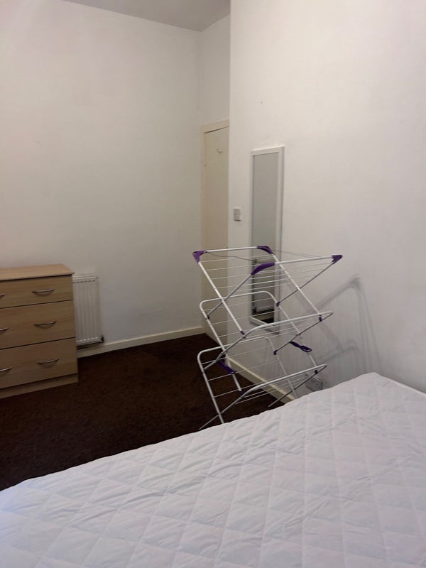 Flat Derby Road in Manchester