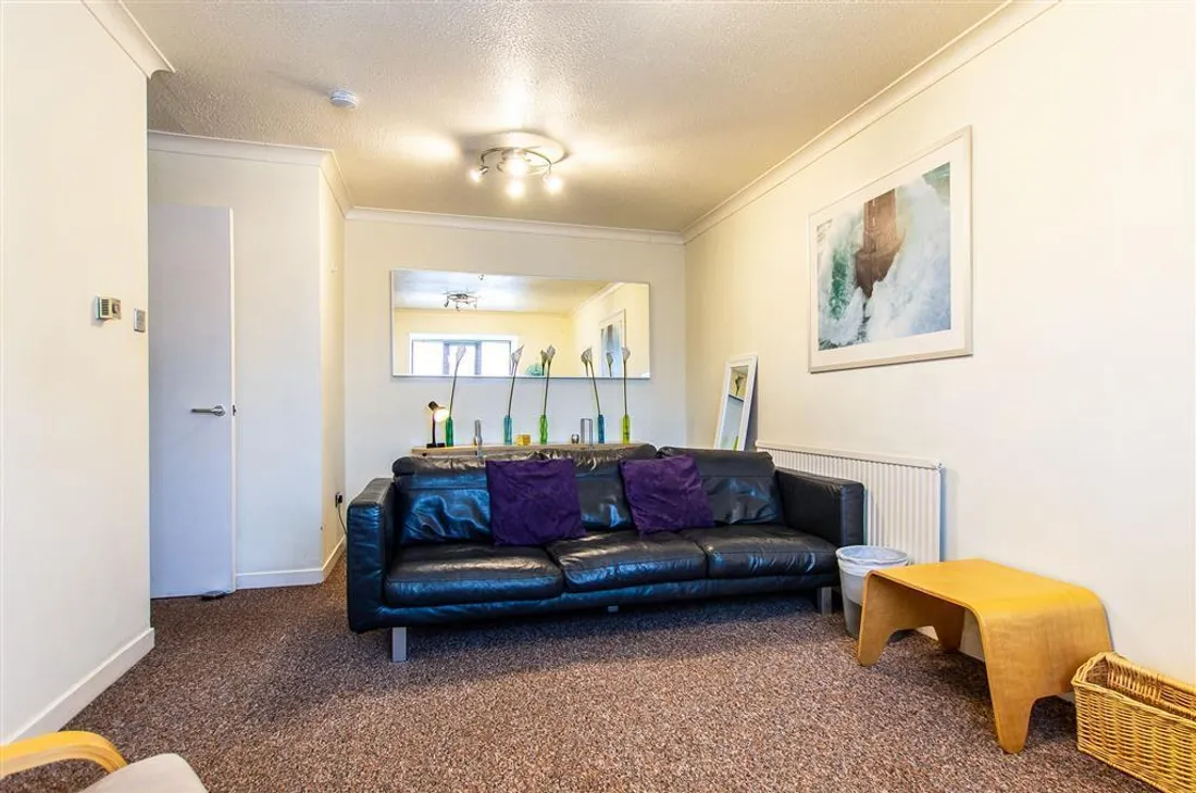 Flat Abernethy Quay in Swansea