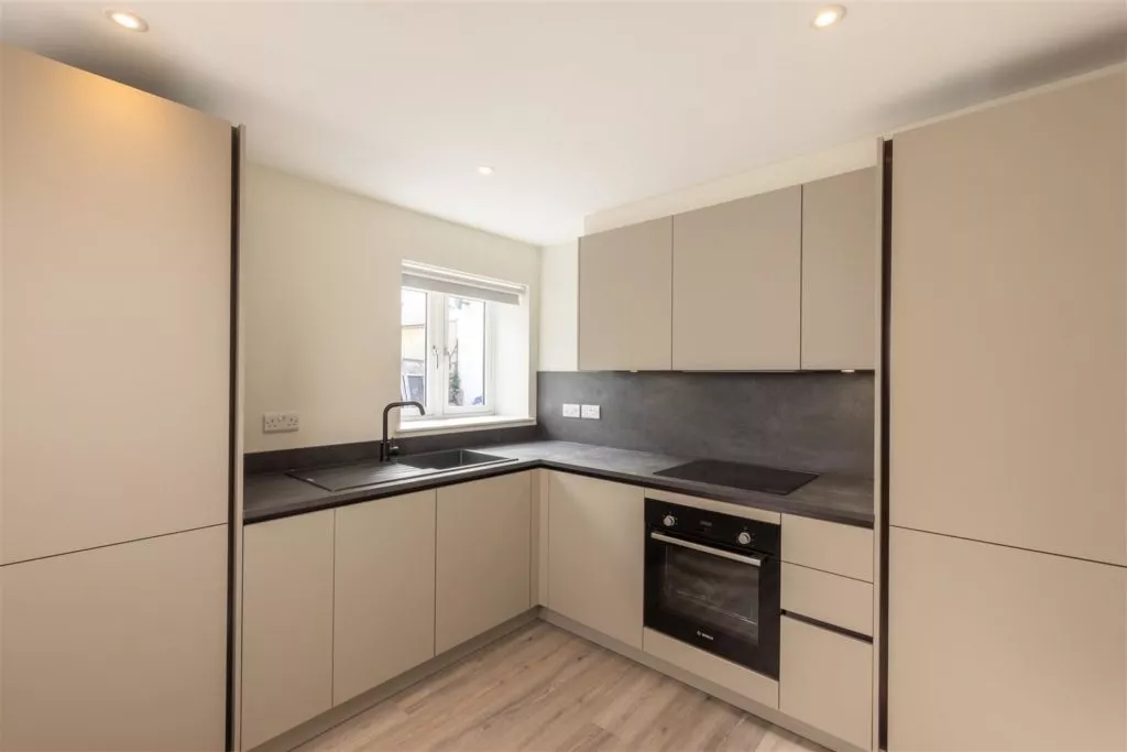 Flat South Street in Mole Valley