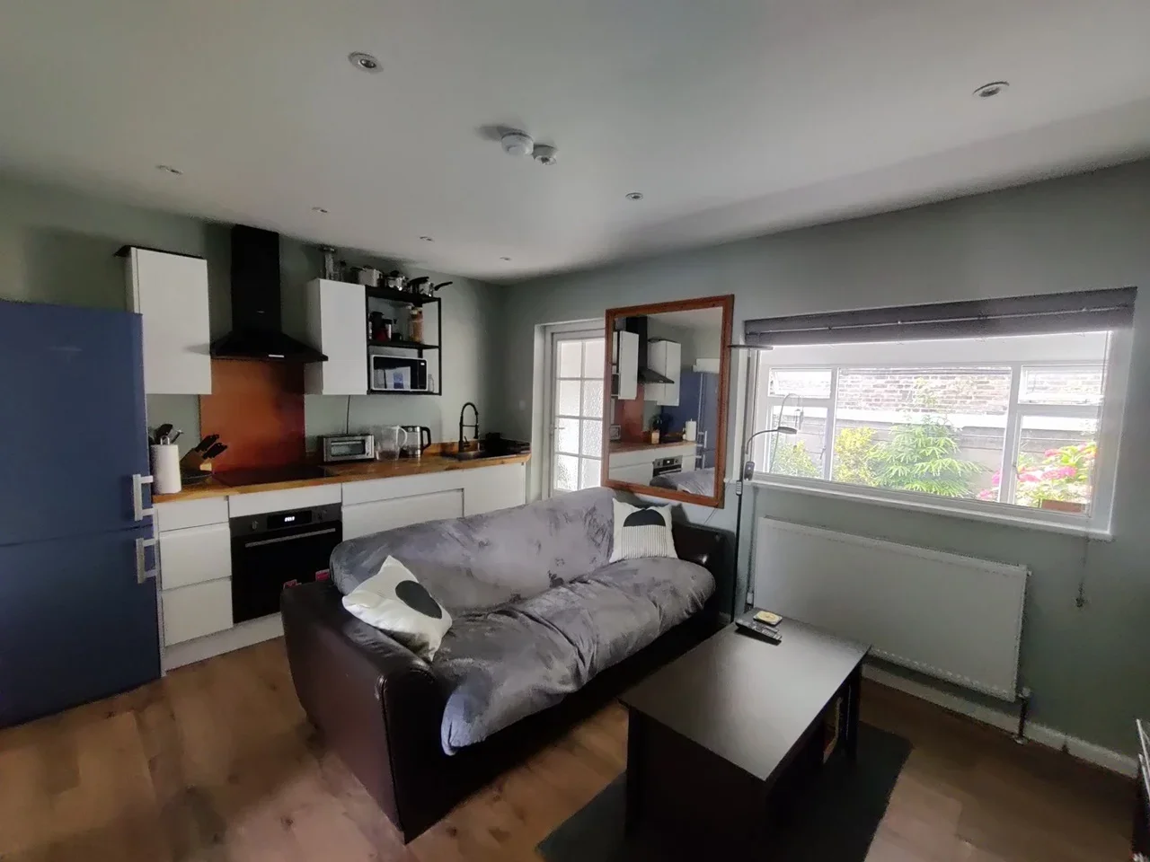 House Sunny Bank in Greater London