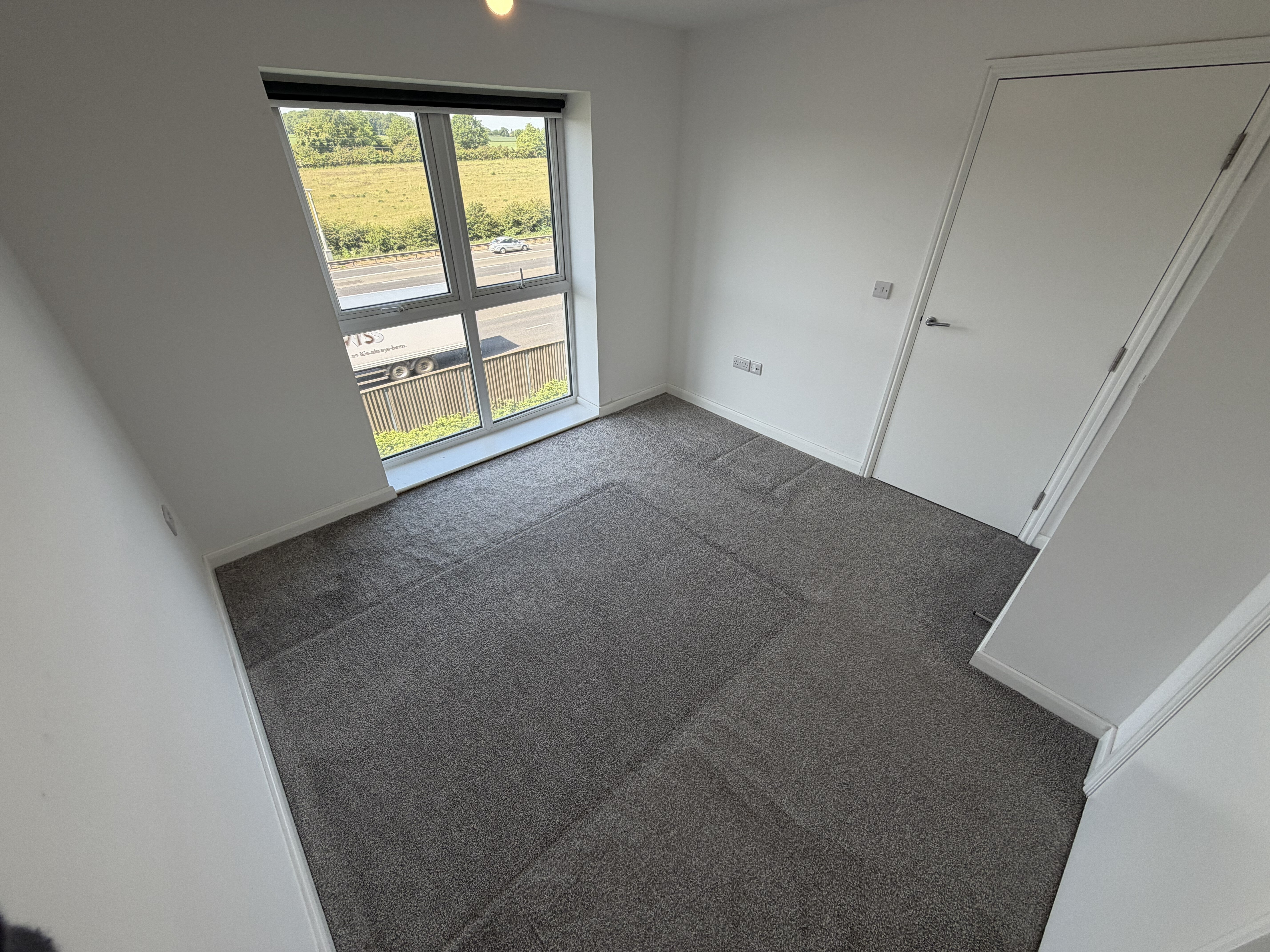 Flat M1 in Slip End