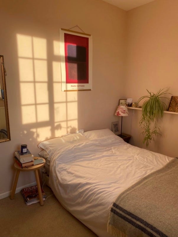 Room Frithville Gardens in Greater London