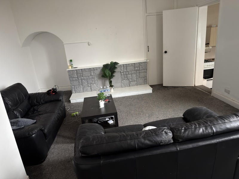 Room Wingrove Gardens in Newcastle upon Tyne