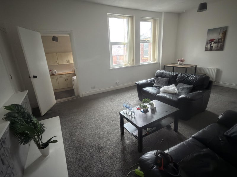 Room Wingrove Gardens in Newcastle upon Tyne