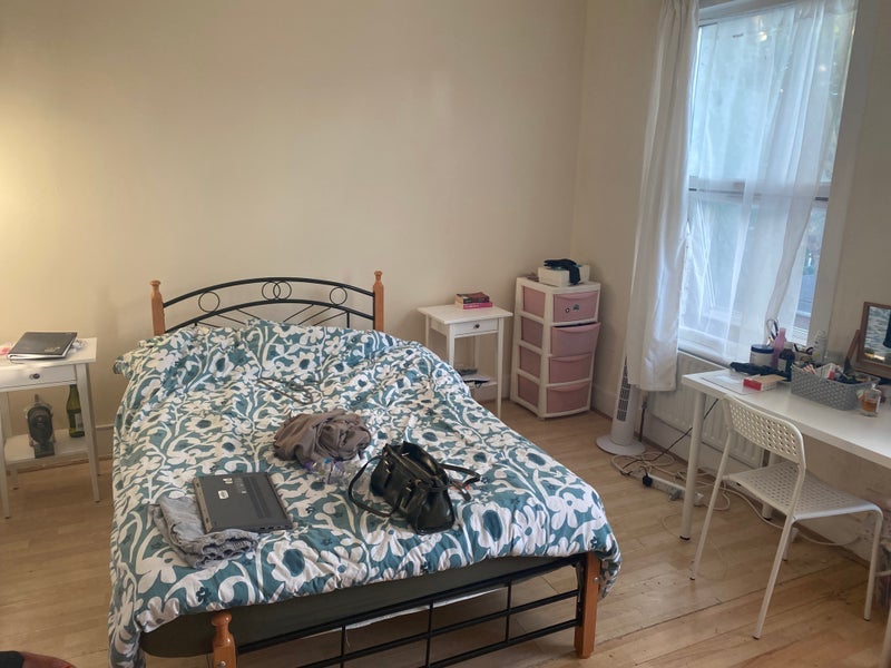 Room Calderon Road in Greater London