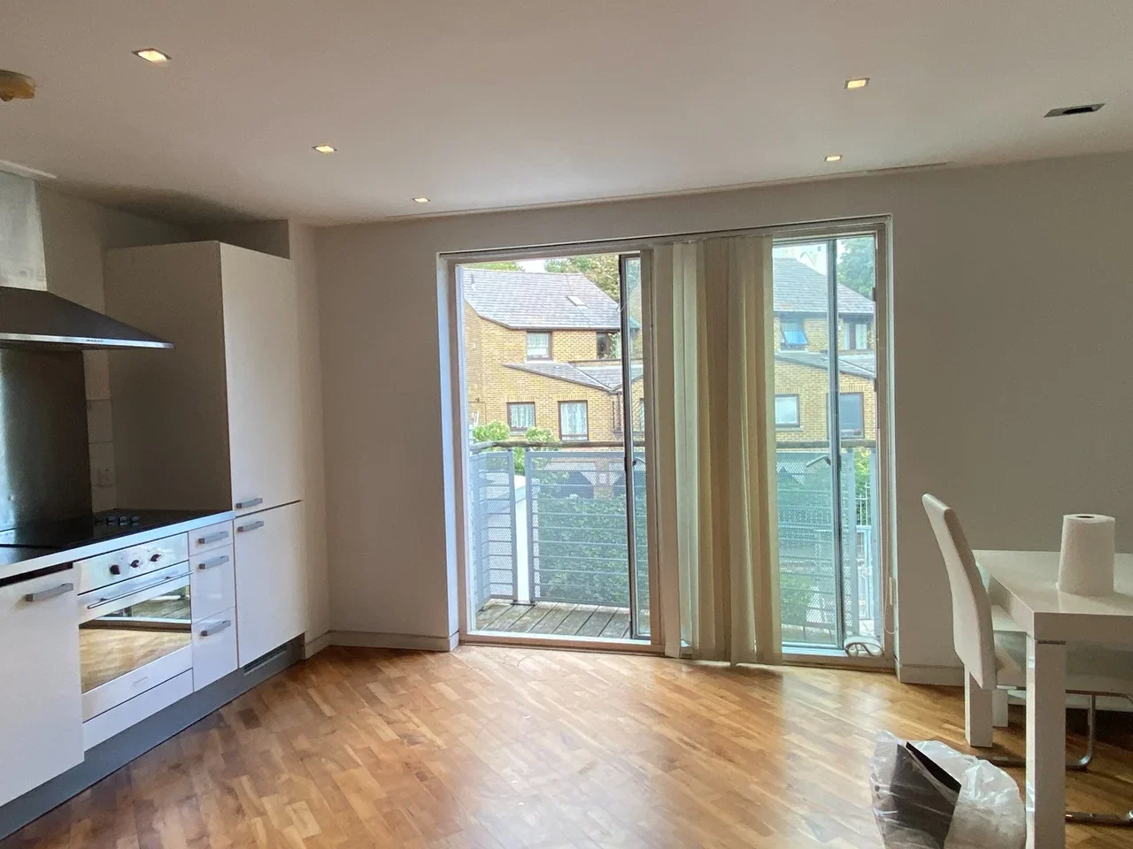 Flat Lansdowne Lane in Greater London
