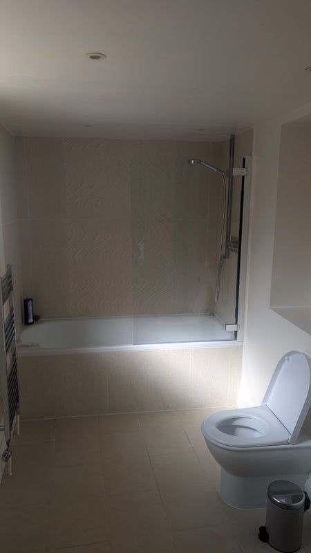 Room Southfields Court in Greater London