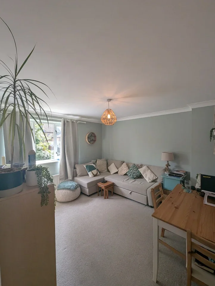 Flat Ravenscroft Road in Greater London