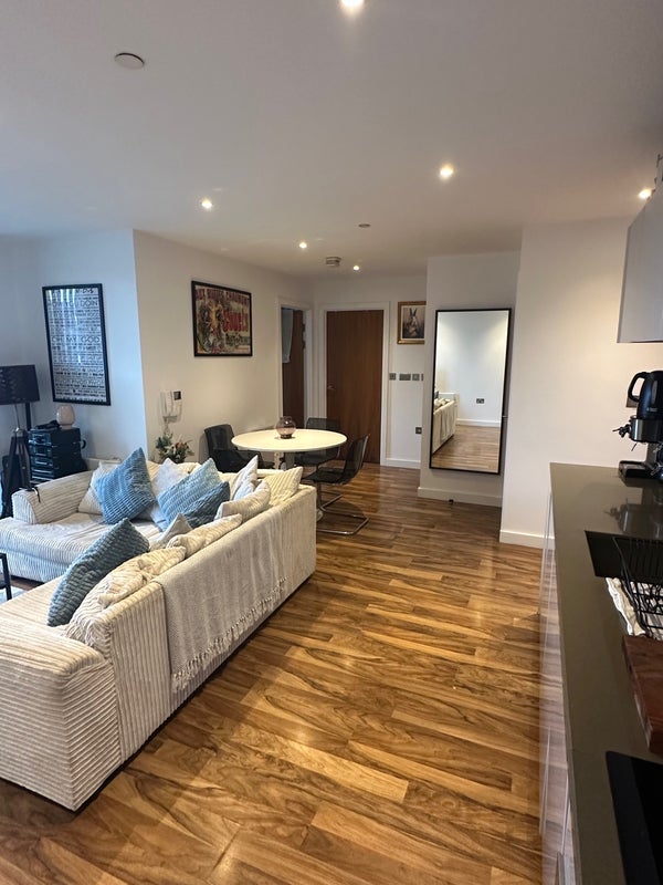 Room Munday Street in Manchester